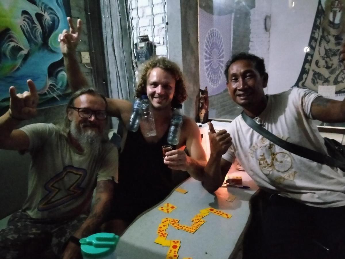 Apollo Hostel Lovina  Ngoại thất bức ảnh