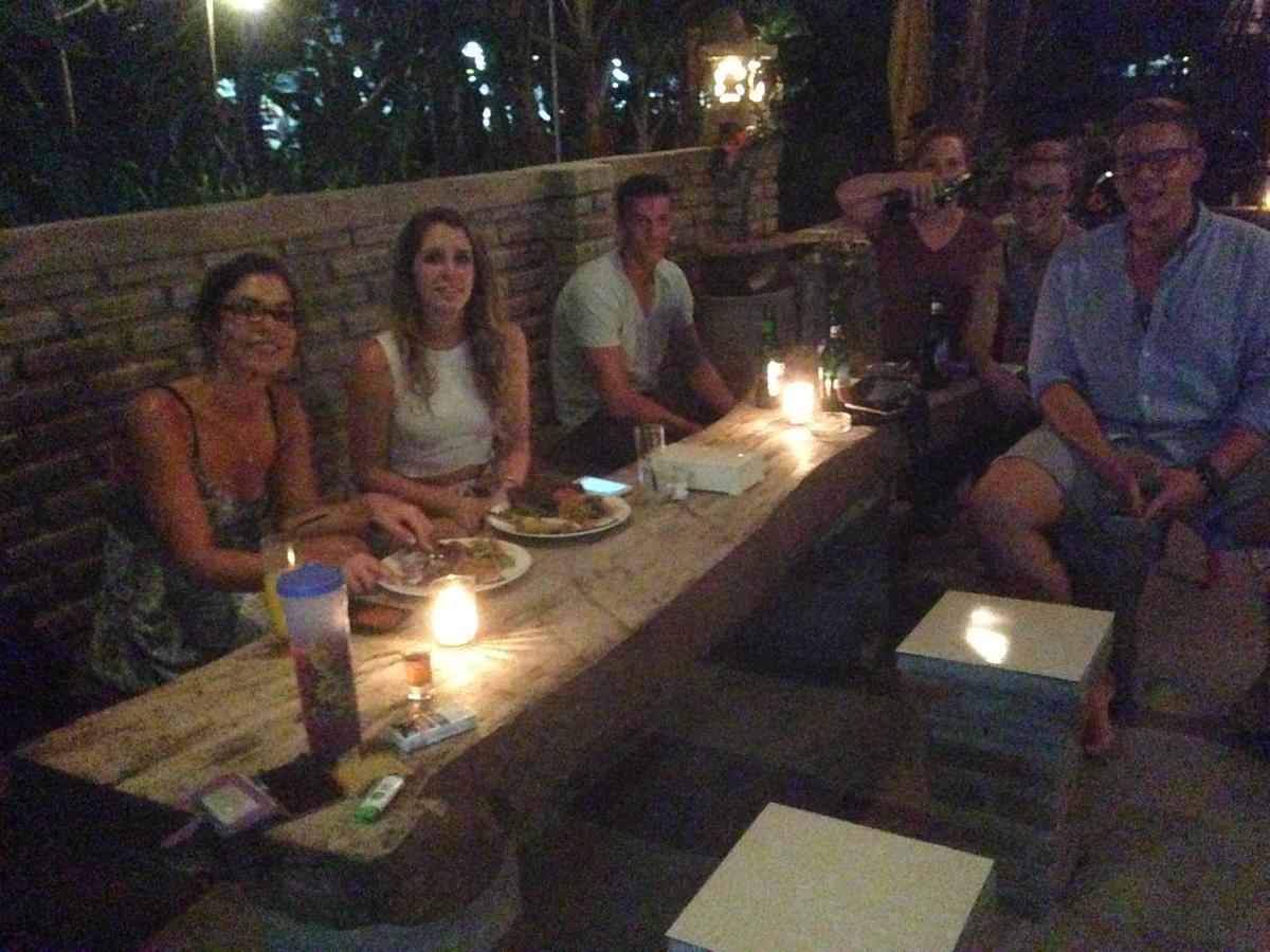 Apollo Hostel Lovina  Ngoại thất bức ảnh