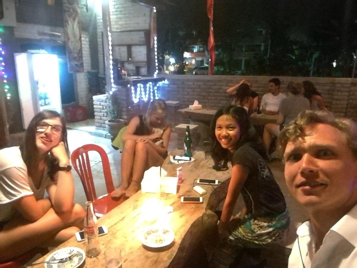 Apollo Hostel Lovina  Ngoại thất bức ảnh