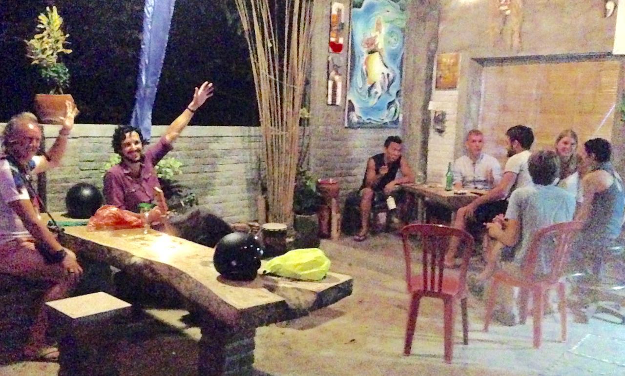 Apollo Hostel Lovina  Ngoại thất bức ảnh