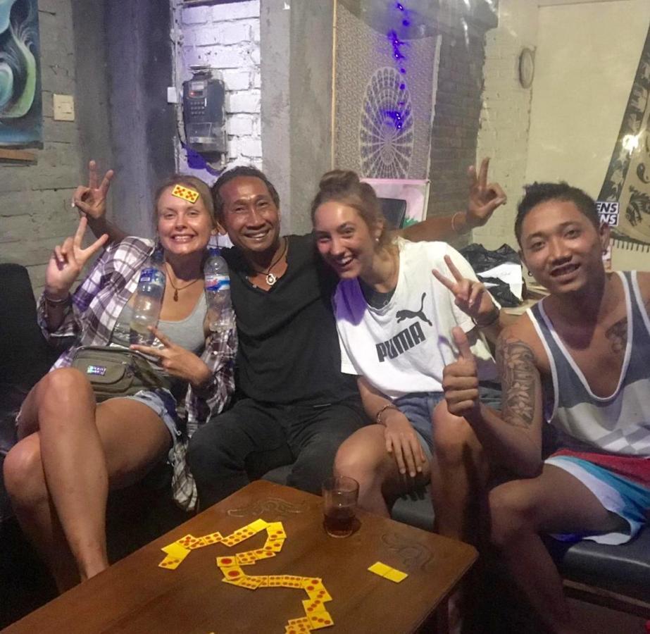 Apollo Hostel Lovina  Ngoại thất bức ảnh